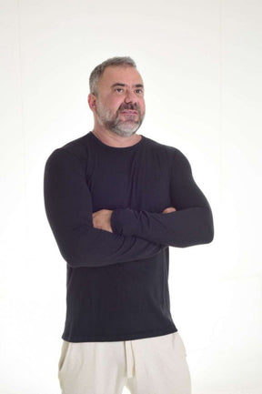 Camiseta Levinha Manga Longa Slim Preta