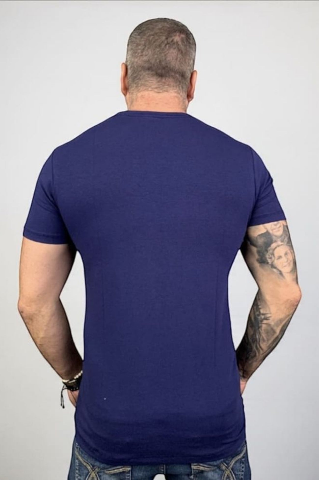 Camiseta Slim Gola V Algodão Egípcio Azul Marinho