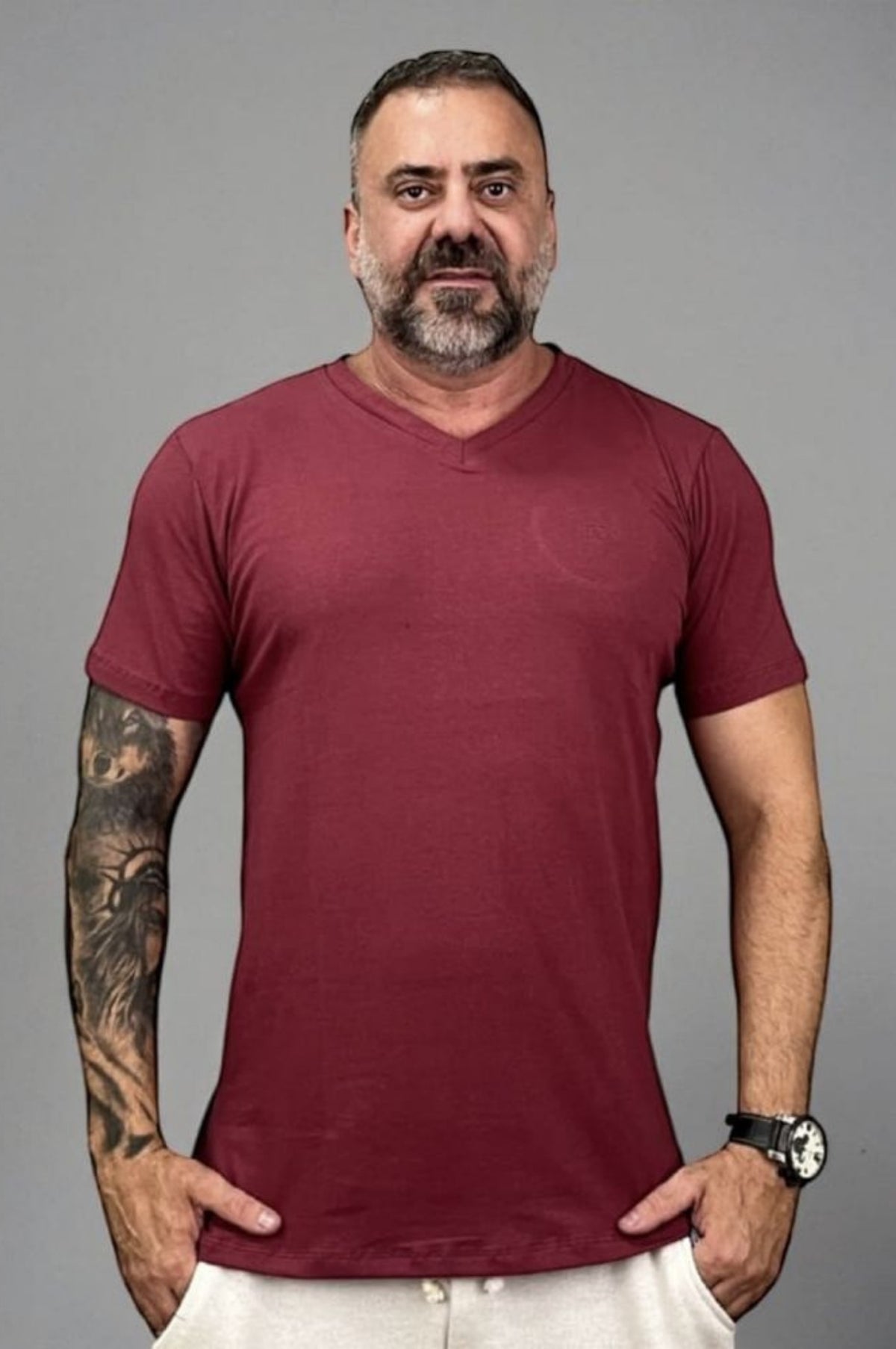 Camiseta Slim Gola V Algodão Egípcio Bordo