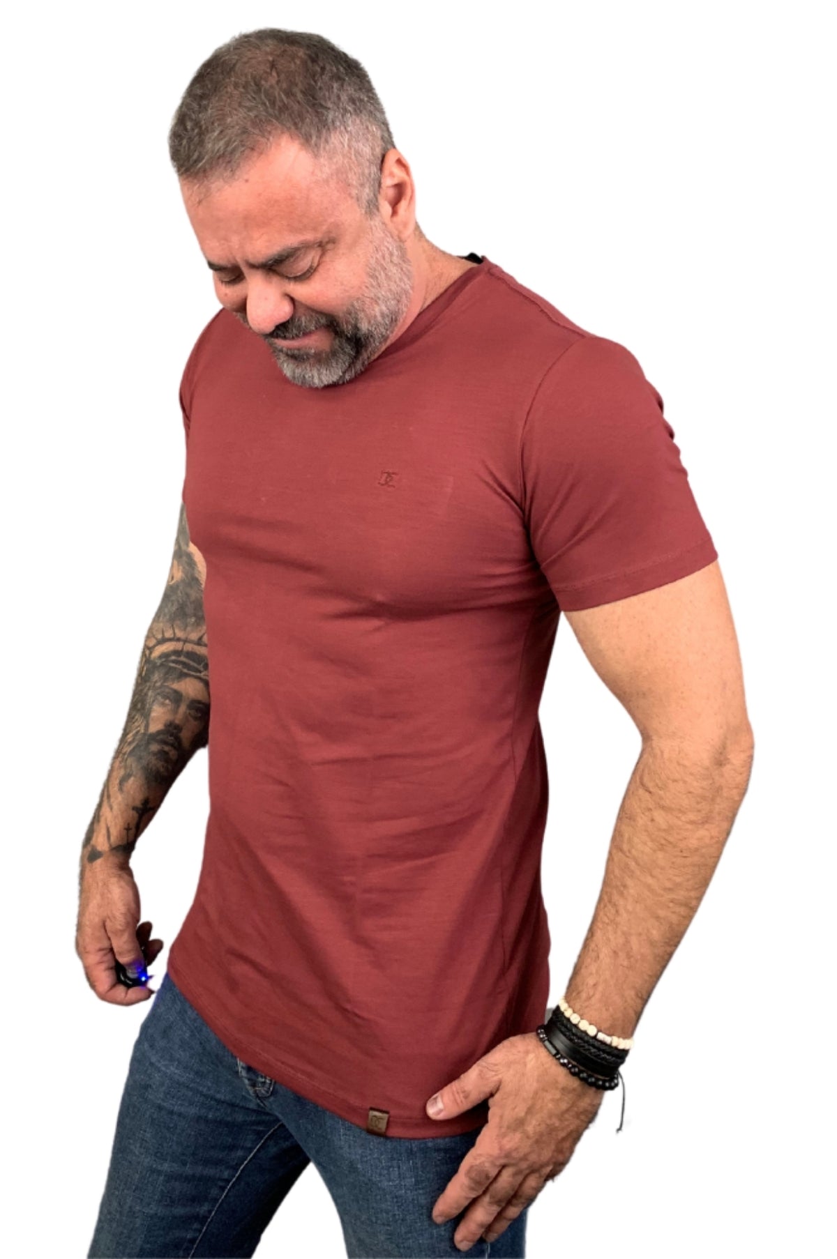 Camiseta Slim Malha Peruana Bordo