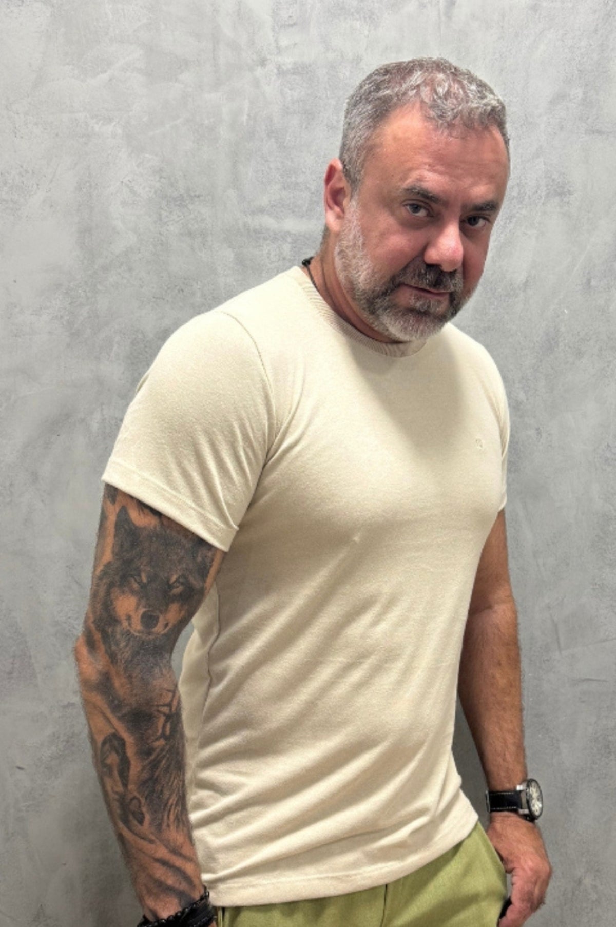 Camiseta Slim levinha Premium gramatura 190 Off White