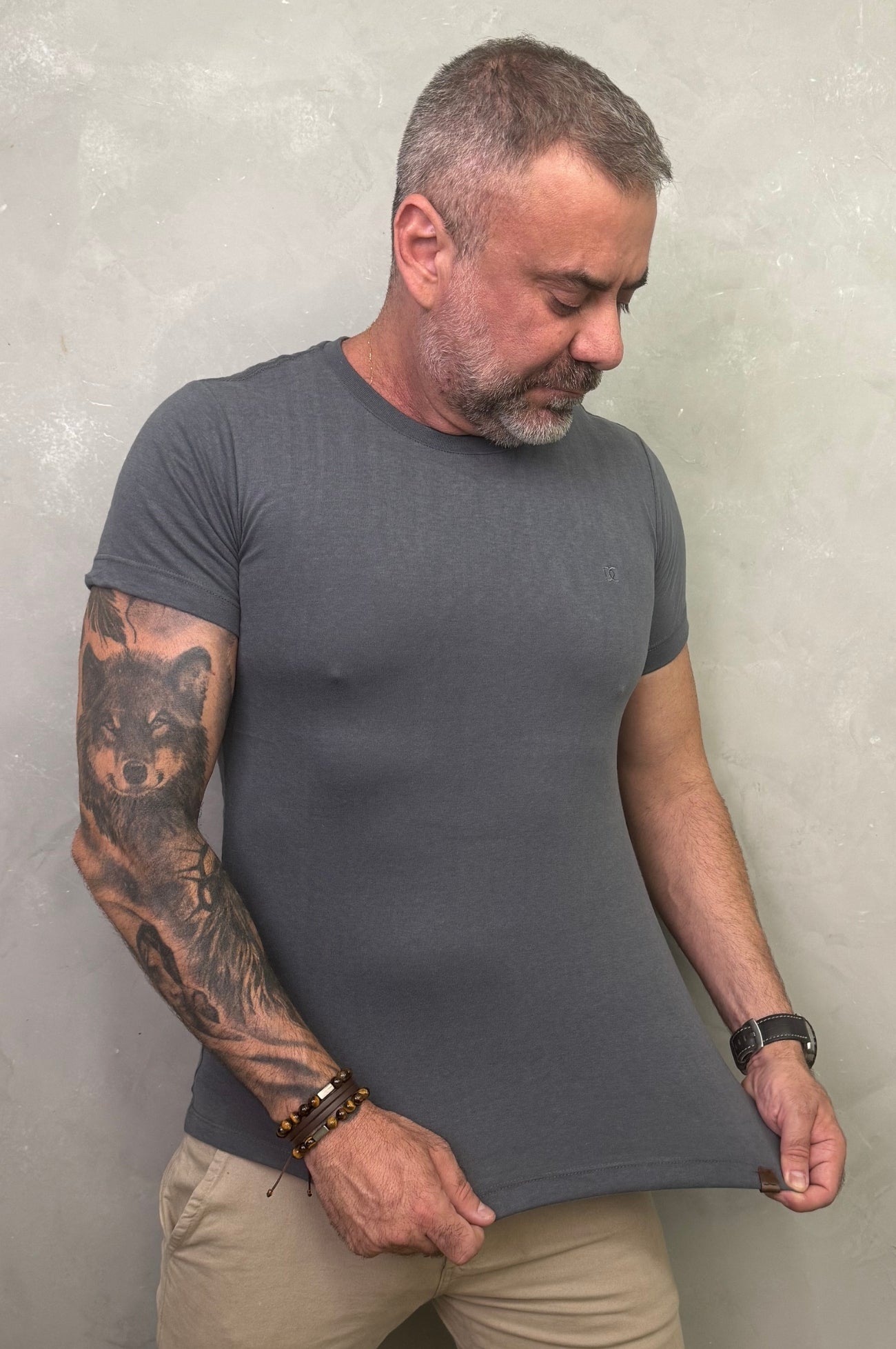 Camiseta Levinha Slim Chumbo