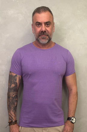 Camiseta Levinha Slim Lilás