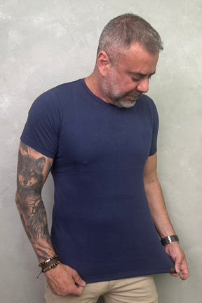 Camiseta Levinha Slim Marinho